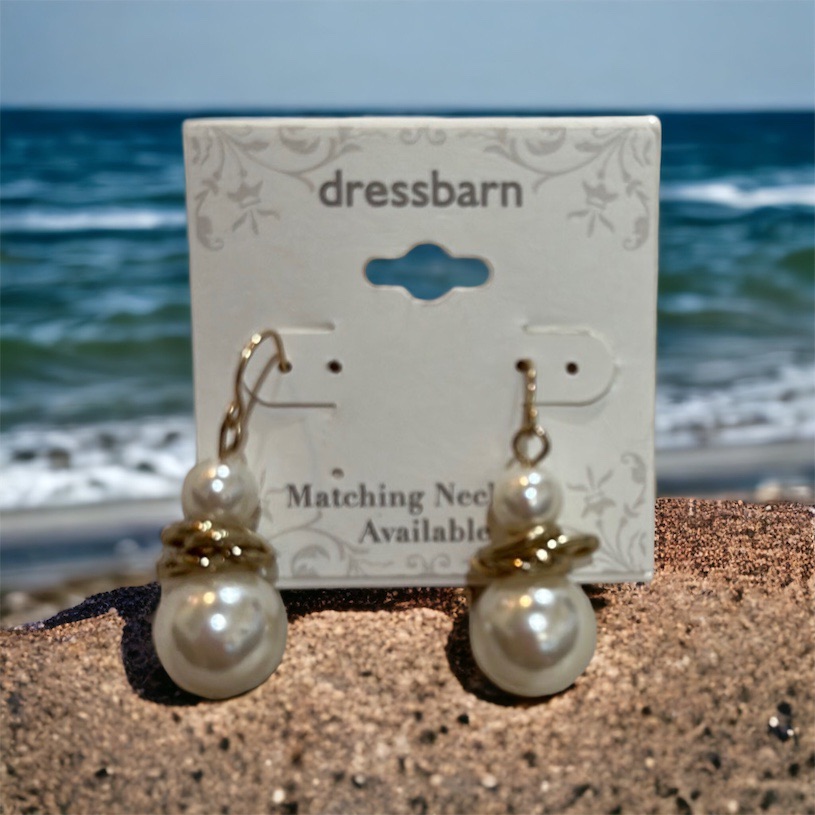 Dress Barn Faux Pearl Earrings 5$